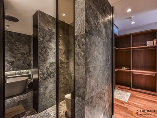 For rent 2 bedrooms condo in Khlong San, Bangkok