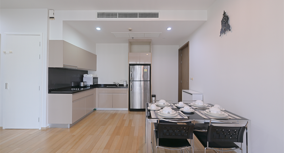 For rent 2 bedrooms condo in Khlong Toei, Bangkok