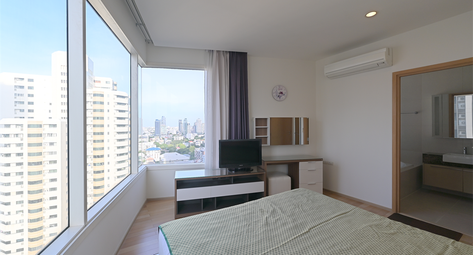 For rent 2 bedrooms condo in Khlong Toei, Bangkok