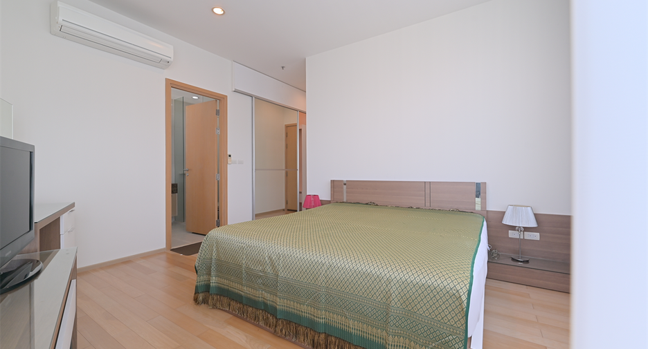 For rent 2 bedrooms condo in Khlong Toei, Bangkok
