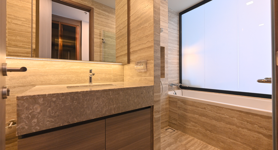 For rent 1 bed condo in Khlong Toei, Bangkok