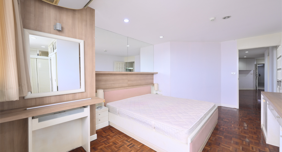 For rent 3 ベッドルーム condo in Watthana, Bangkok