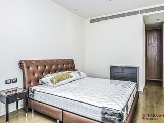 For rent 2 bedrooms condo in Pathum Wan, Bangkok