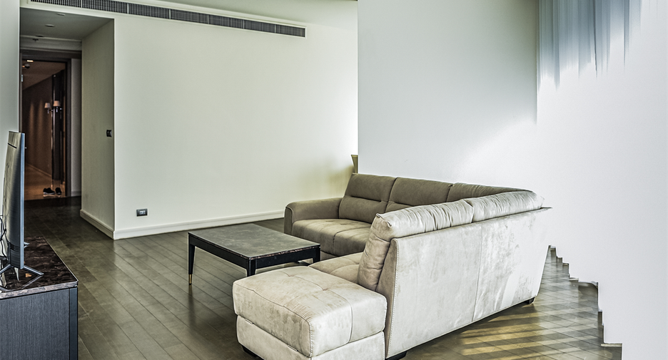 For rent 2 ベッドルーム condo in Pathum Wan, Bangkok