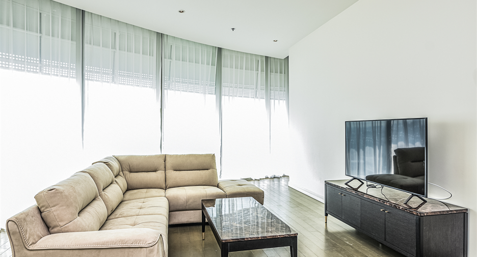 For rent 2 ベッドルーム condo in Pathum Wan, Bangkok