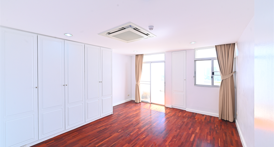 ให้เช่า 4 ห้องนอน คอนโด ใน วัฒนา, กรุงเทพฯ