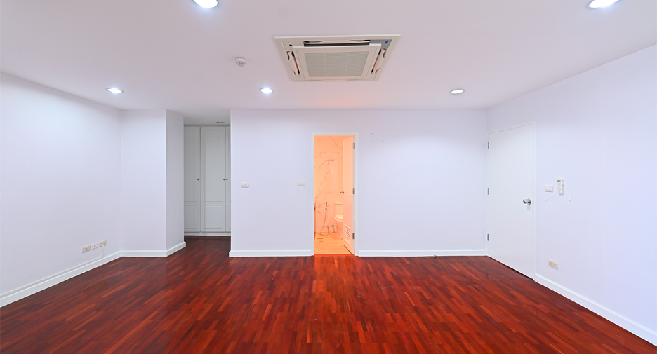 ให้เช่า 4 ห้องนอน คอนโด ใน วัฒนา, กรุงเทพฯ