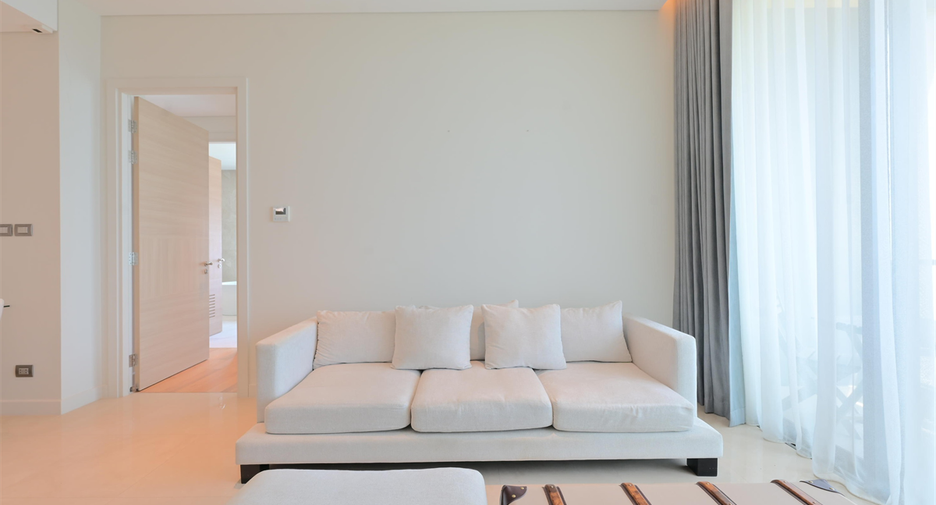 For rent 2 bedrooms condo in Pathum Wan, Bangkok