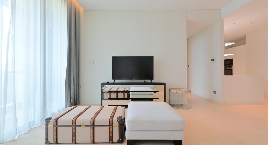 For rent 2 bedrooms condo in Pathum Wan, Bangkok