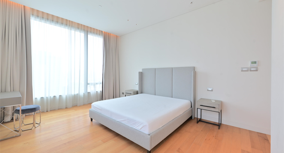 For rent 2 bedrooms condo in Pathum Wan, Bangkok