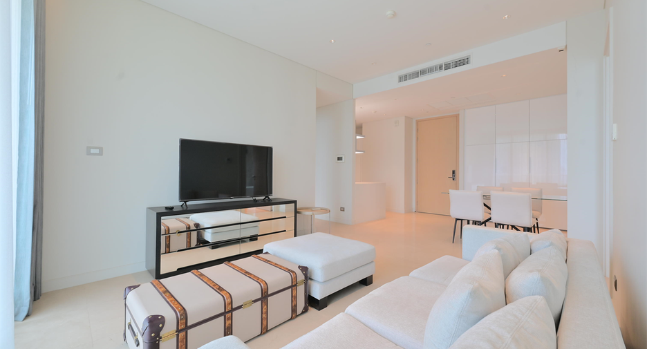 For rent 2 bedrooms condo in Pathum Wan, Bangkok