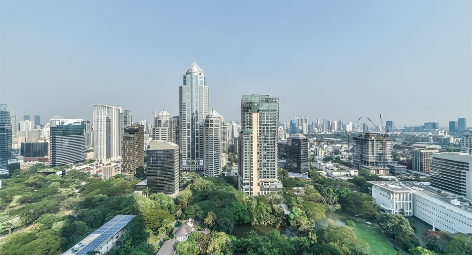 For rent 2 bedrooms condo in Pathum Wan, Bangkok