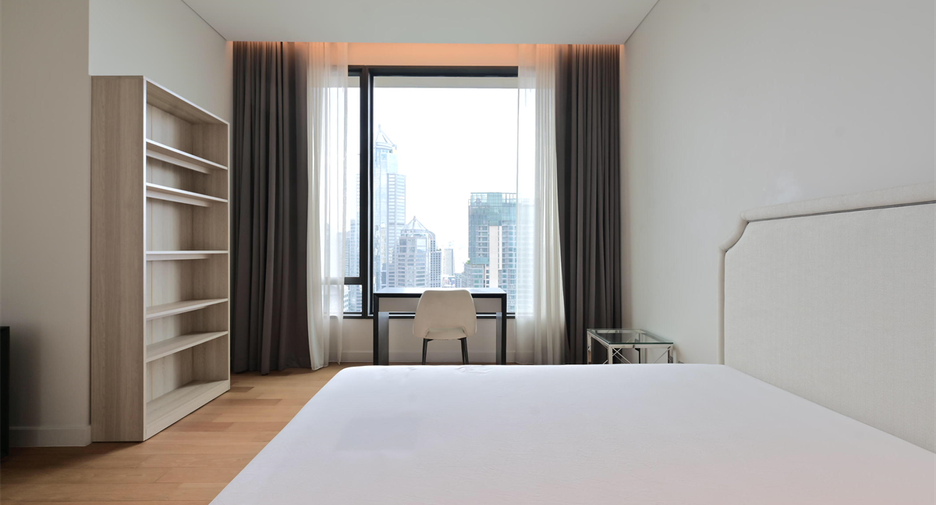 For rent 2 bedrooms condo in Pathum Wan, Bangkok