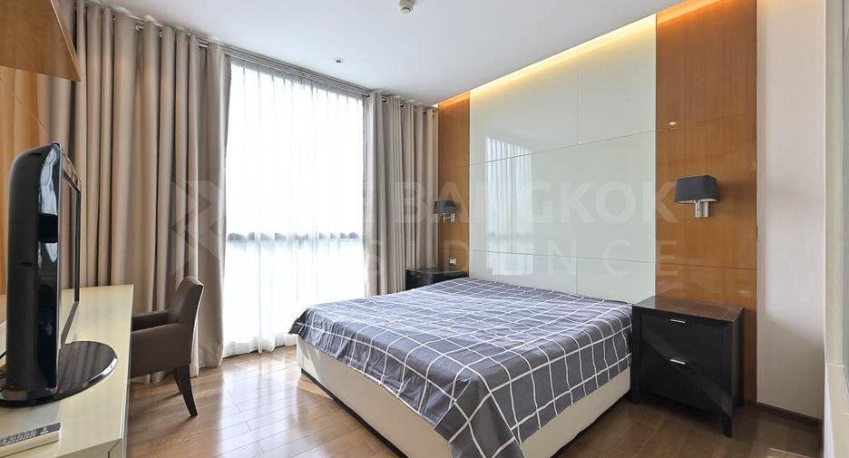 For rent 2 bedrooms condo in Khlong Toei, Bangkok