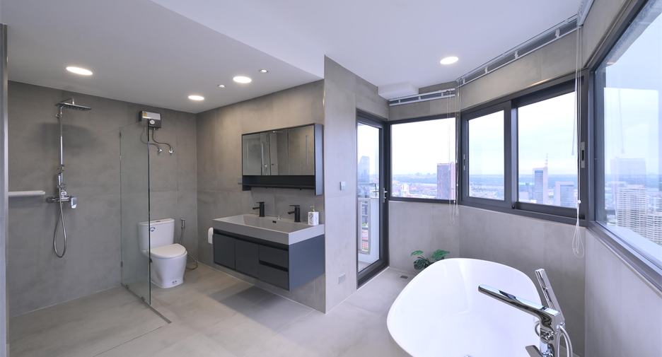 À louer 3 chambres condo à Khlong Toei, Bangkok