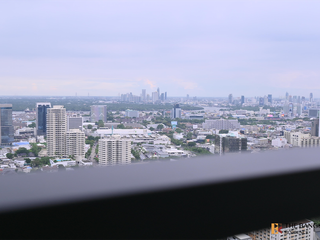 For rent 3 ベッドルーム condo in Khlong Toei, Bangkok