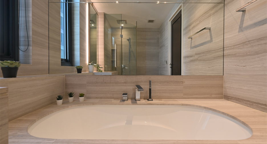 Condo en alquiler de 2 habitaciones en Khlong Toei, Bangkok