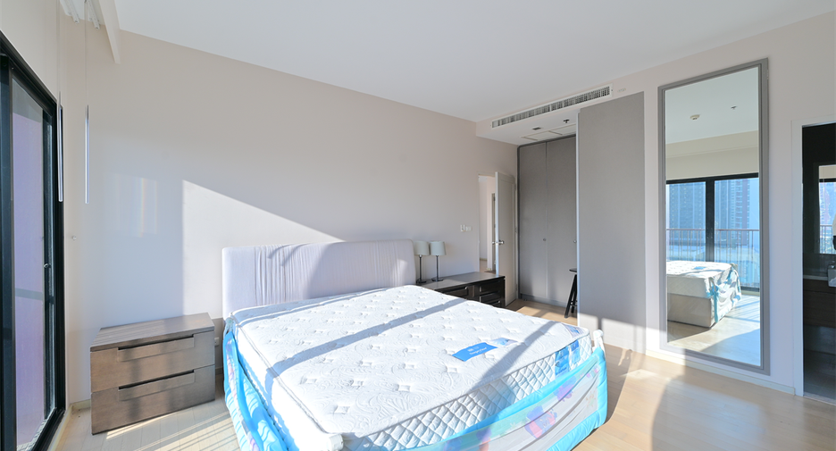 For rent 4 ベッドルーム condo in Khlong Toei, Bangkok