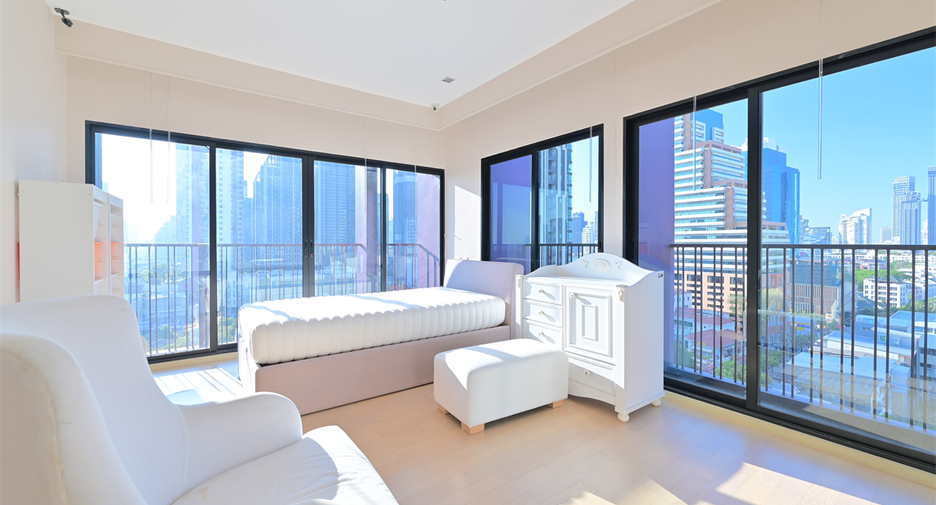 For rent 4 ベッドルーム condo in Khlong Toei, Bangkok