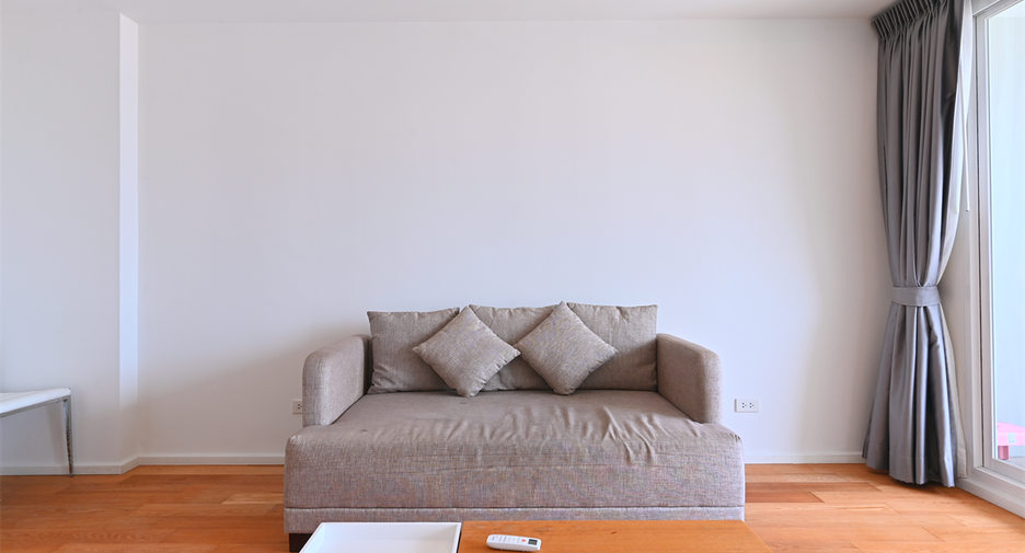 For rent 3 bedrooms condo in Watthana, Bangkok
