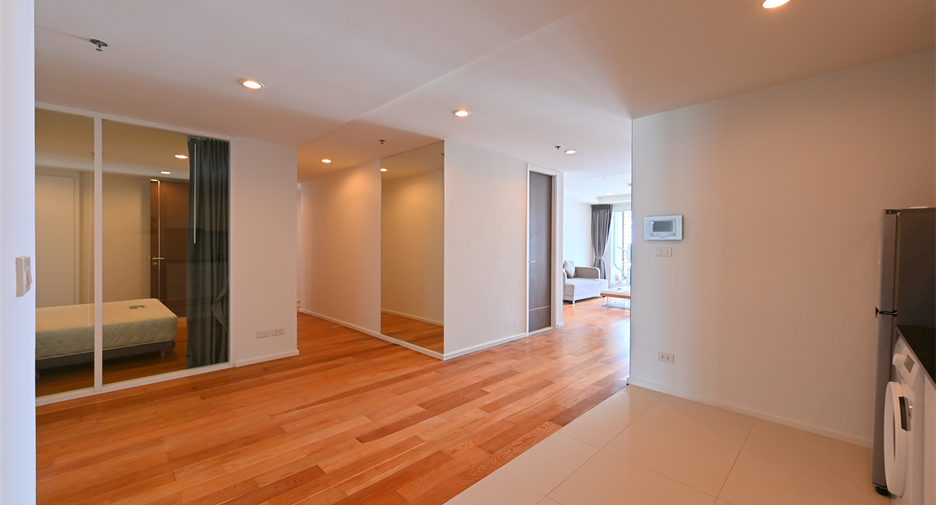 For rent 3 bedrooms condo in Watthana, Bangkok