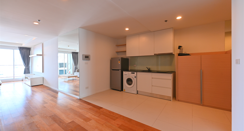 For rent 3 bedrooms condo in Watthana, Bangkok