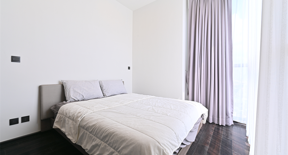 For rent 2 bedrooms condo in Watthana, Bangkok