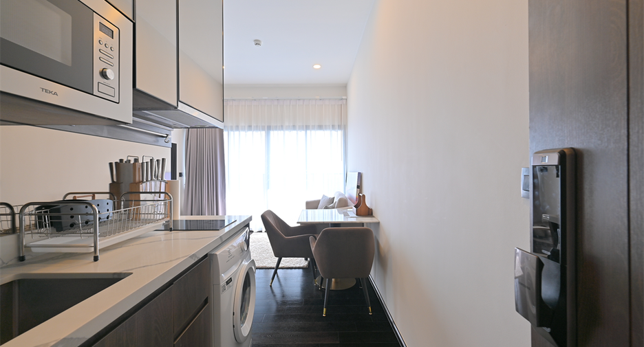 For rent 2 bedrooms condo in Watthana, Bangkok