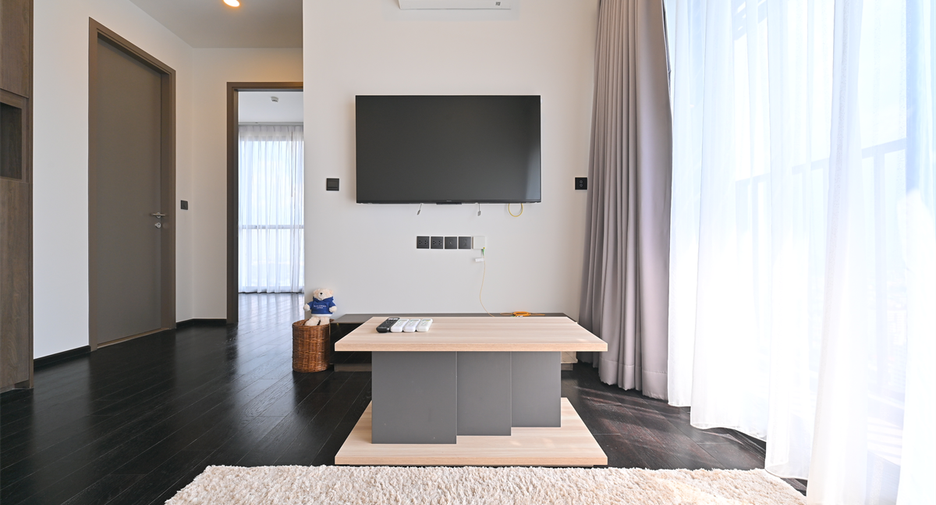For rent 2 bedrooms condo in Watthana, Bangkok