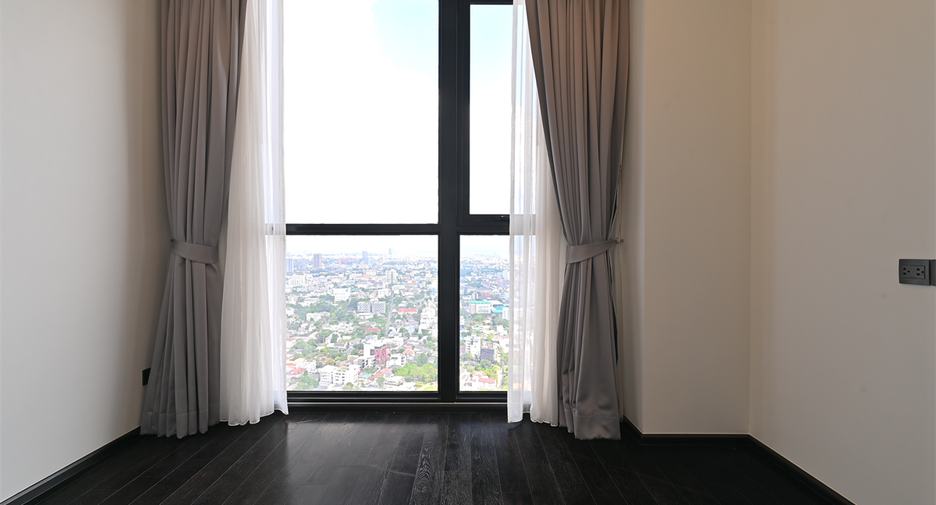 For rent 2 bedrooms condo in Watthana, Bangkok