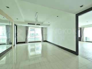 Condo en alquiler de 4 habitaciones en Khlong Toei, Bangkok