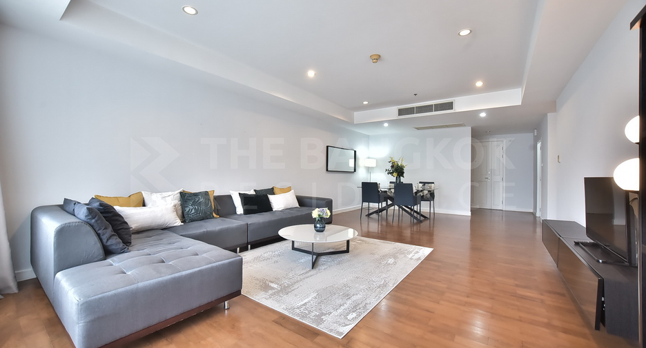 Condo en alquiler de 3 habitaciones en Khlong Toei, Bangkok