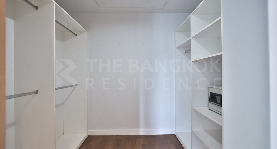 Condo en alquiler de 3 habitaciones en Khlong Toei, Bangkok