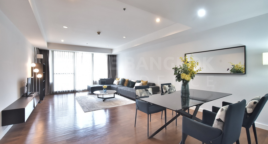 Condo en alquiler de 3 habitaciones en Khlong Toei, Bangkok