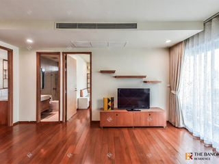 For rent 2 bedrooms condo in Yan Nawa, Bangkok