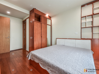 For rent 2 bedrooms condo in Yan Nawa, Bangkok
