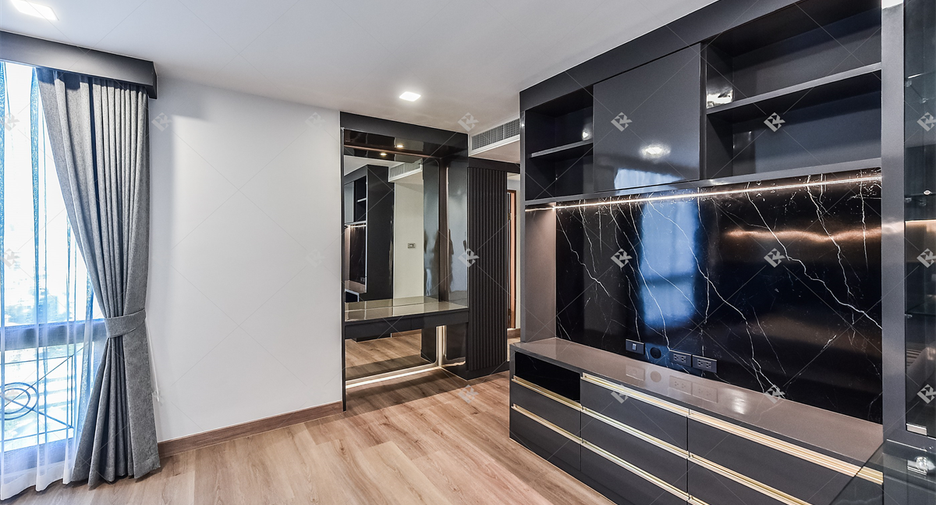 Condo en alquiler de 3 habitaciones en Pathum Wan, Bangkok