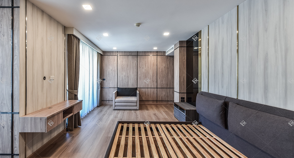 Condo en alquiler de 3 habitaciones en Pathum Wan, Bangkok