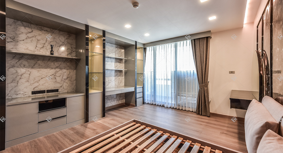 Condo en alquiler de 3 habitaciones en Pathum Wan, Bangkok