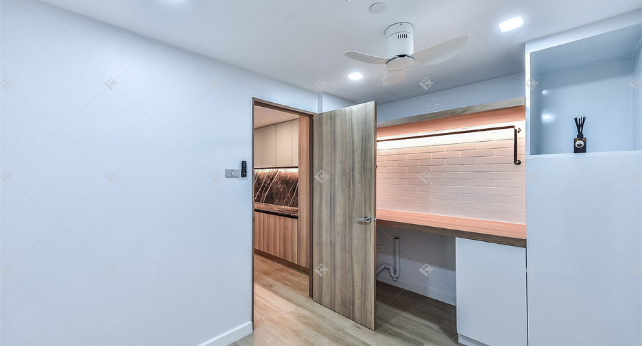 Condo en alquiler de 3 habitaciones en Pathum Wan, Bangkok