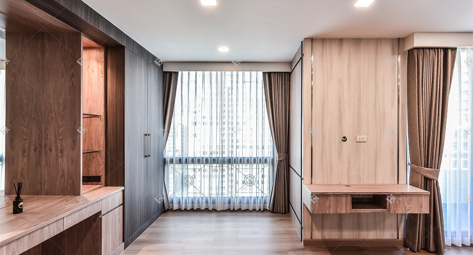 Condo en alquiler de 3 habitaciones en Pathum Wan, Bangkok
