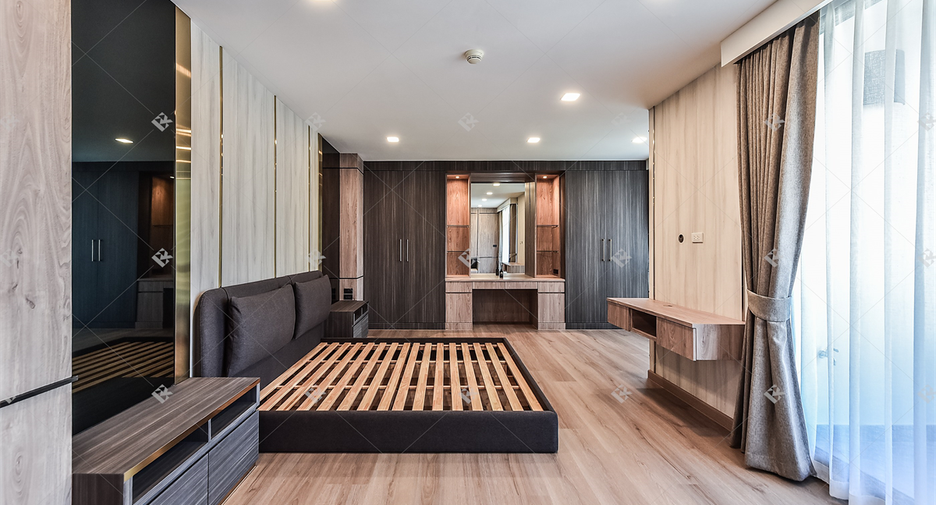 Condo en alquiler de 3 habitaciones en Pathum Wan, Bangkok