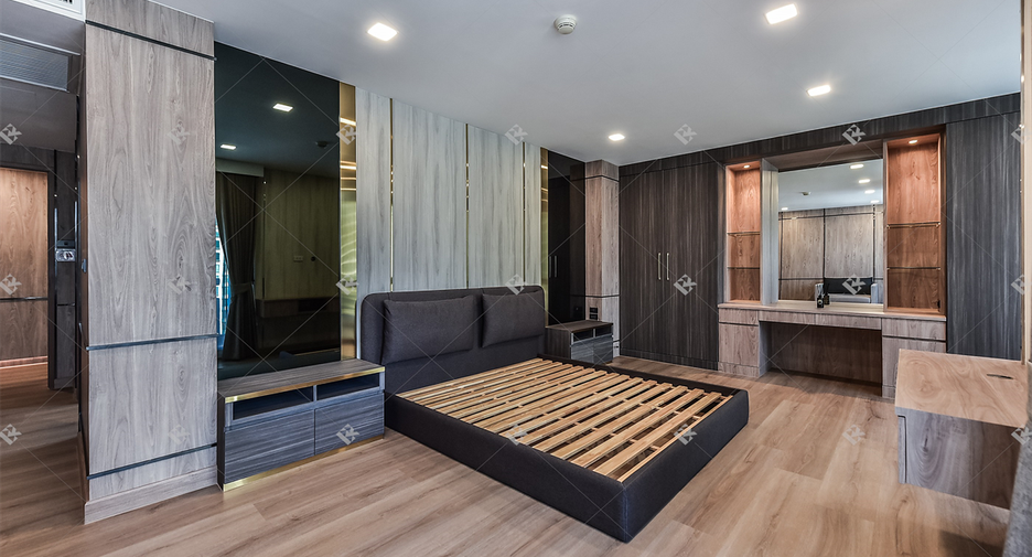 Condo en alquiler de 3 habitaciones en Pathum Wan, Bangkok