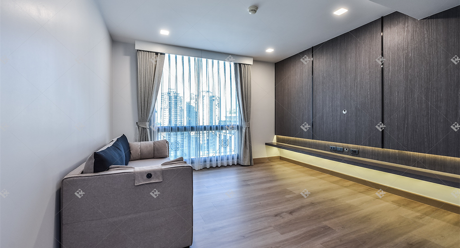 Condo en alquiler de 3 habitaciones en Pathum Wan, Bangkok