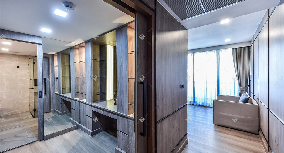 Condo en alquiler de 3 habitaciones en Pathum Wan, Bangkok