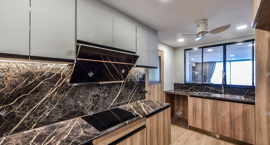 Condo en alquiler de 3 habitaciones en Pathum Wan, Bangkok