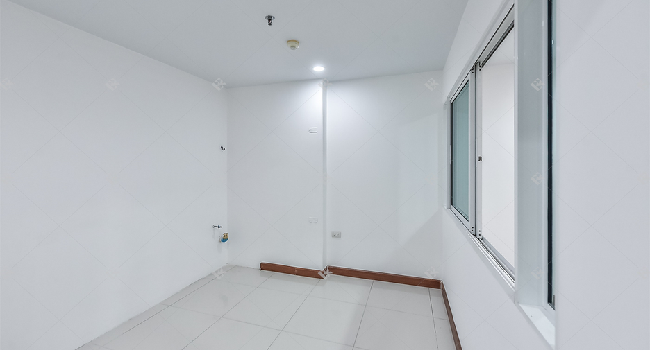 Wohnung zur Miete mit 3 Zimmer in Yan Nawa, Bangkok