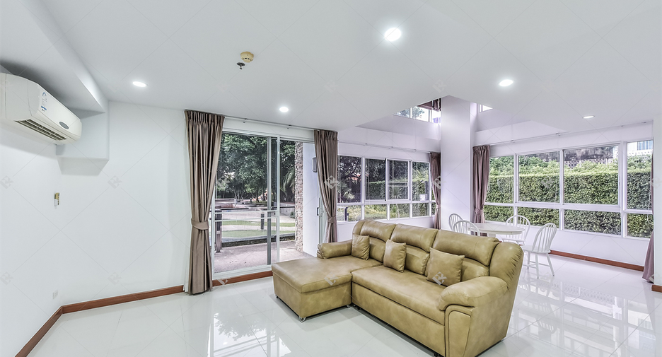Wohnung zur Miete mit 3 Zimmer in Yan Nawa, Bangkok