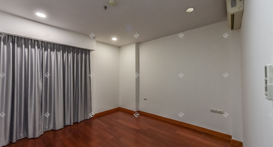 Wohnung zur Miete mit 3 Zimmer in Yan Nawa, Bangkok