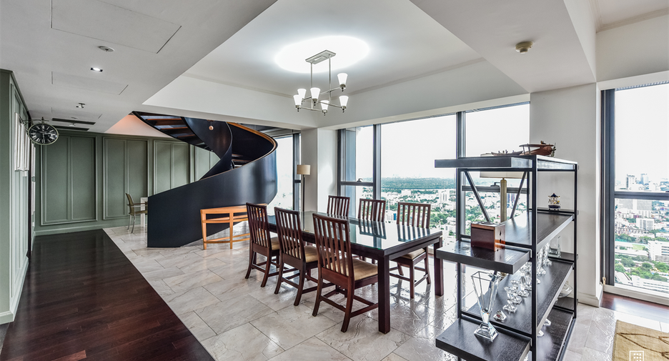For rent 4 bedrooms condo in Sathon, Bangkok